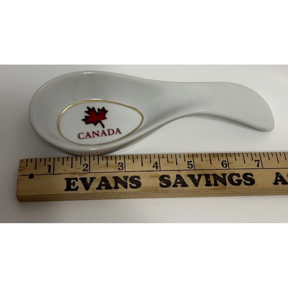 Vintage Canadian Maple Leaf 8 Inch Spoon Rest Pre-‎ Owned